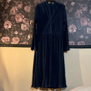 Elegant vintage Navy Blue Pleated Dress